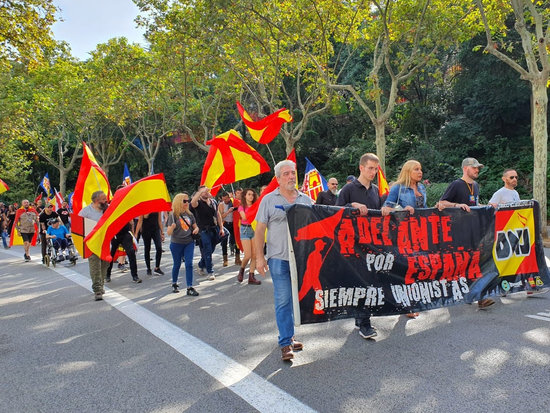 Far-right Falangists march on Spain's National Day (by Democracia Nacional)
